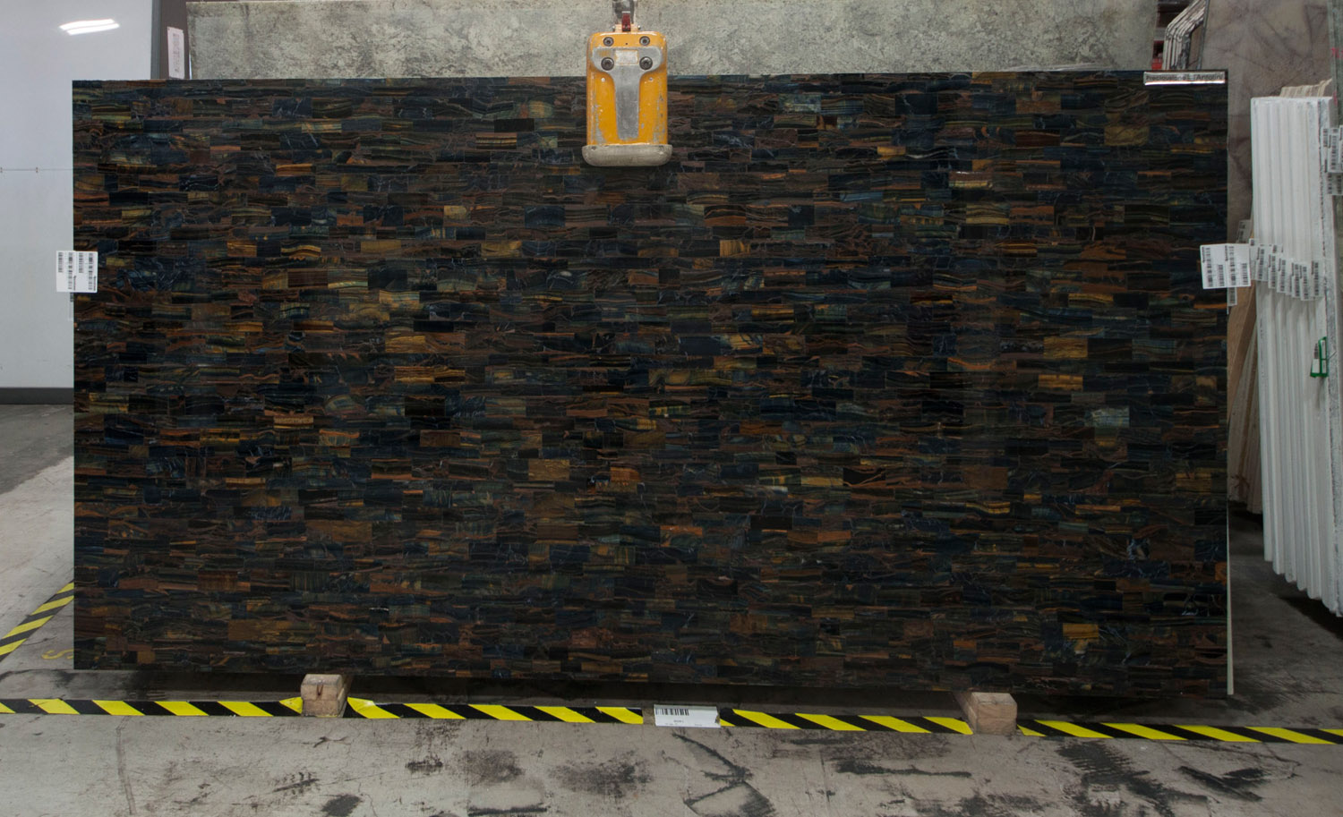 TOILA INC Item Img DSC copy stone tile and slab material