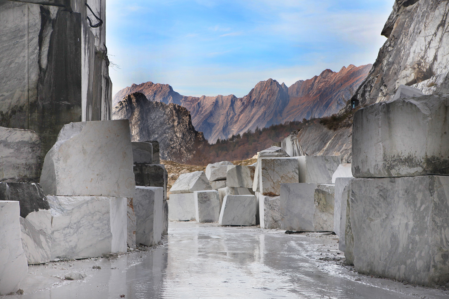 TOILA INC WZFeb6Blog 5 stone tile and slab material